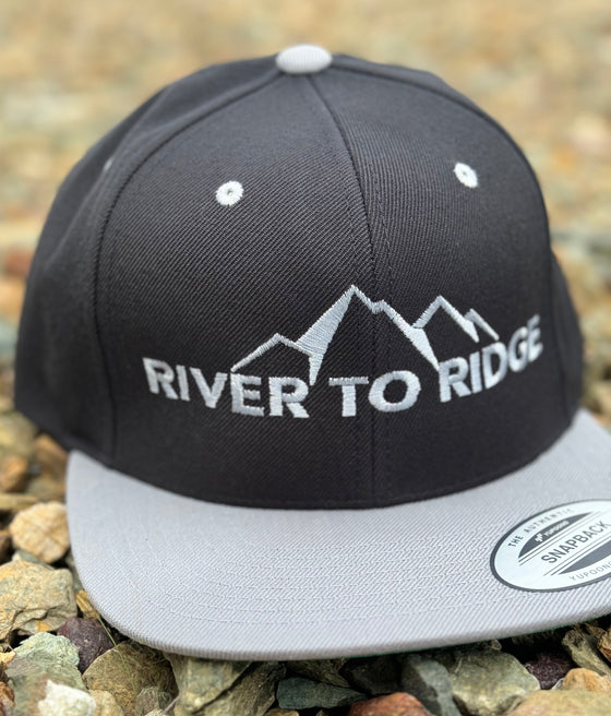 River to Ridge Flat Bill Snapback Hat, Silver / Black