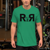 Man at the gym wearing a River to Ridge R2R T shirt in green