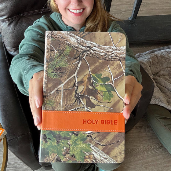 FREE Shipping, Leather Realtree Camo Outdoorsman's Bible